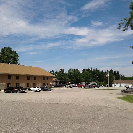 Oakridge Motel Newaygo Eksteriør bilde