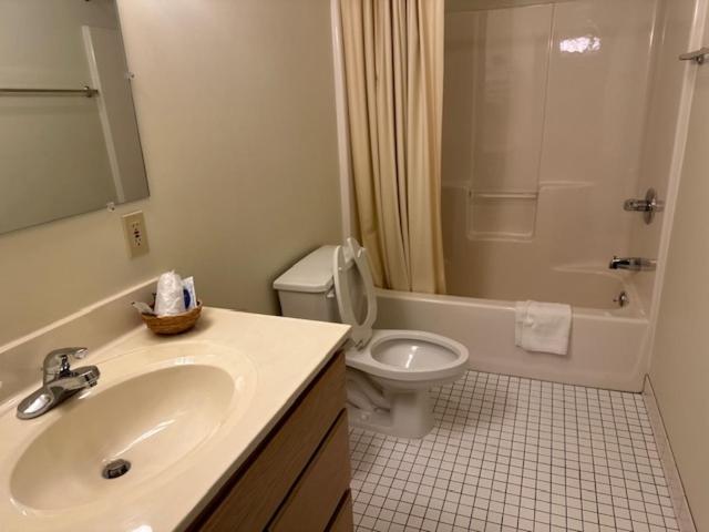 Oakridge Motel Newaygo Eksteriør bilde